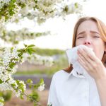 Co pyli w czerwcu? Rośliny, które najczęściej wywołują alergię u progu lata
