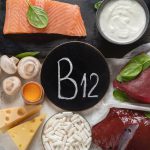 Nadmiar witaminy B12 – z czego wynika i jak się objawia?