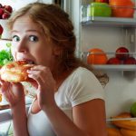 Jak zmniejszyć apetyt na jedzenie i słodycze?