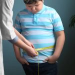 Co powoduje nadwagę i otyłość u dzieci i młodzieży?