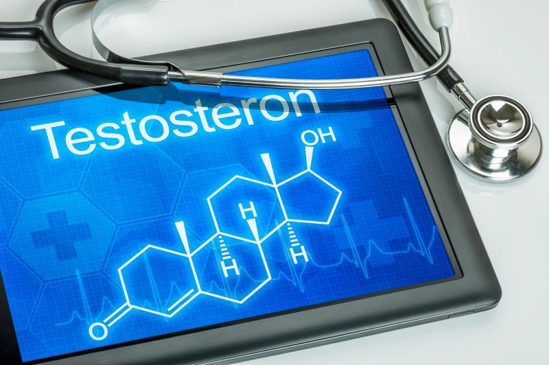 testosteron-normy-stetoskop-wzor-chemiczny-testosteronu-na-niebieskim-tle